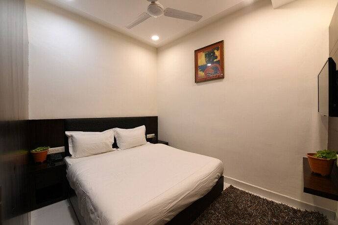 Imagen de la habitación del Hotel Madhav Muskan Residency. Foto 13