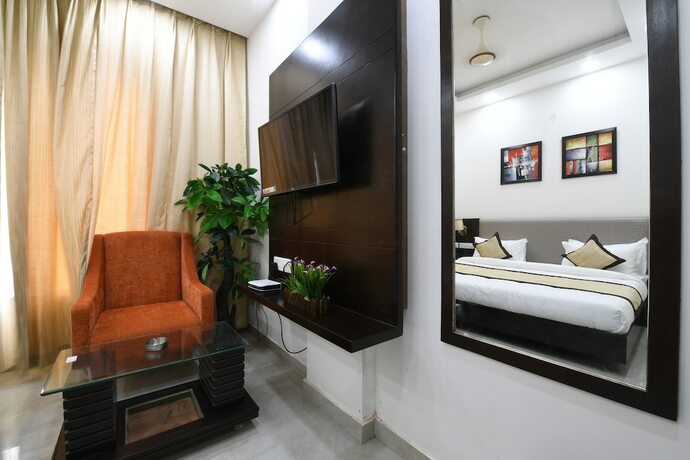 Imagen de la habitación del Hotel Madhav Muskan Residency. Foto 23