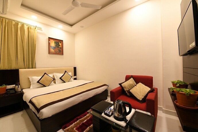Imagen de la habitación del Hotel Madhav Muskan Residency. Foto 29
