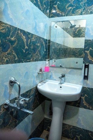 Imagen de la habitación del Hotel Madhav Palace. Foto 13