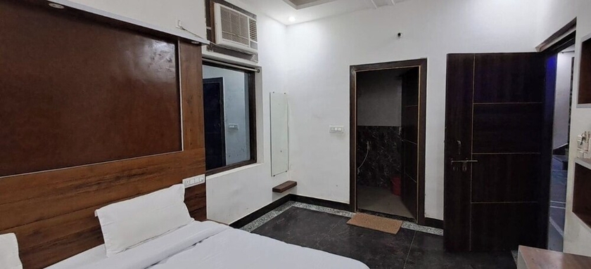 Imagen de la habitación del Hotel Madhu Sudhan. Foto 4