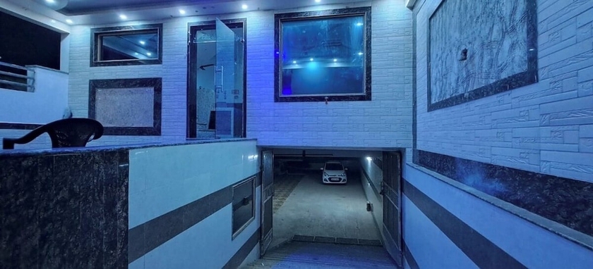 Imagen de los interiores del Hotel Madhu Sudhan. Foto 16