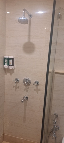 Imagen de la habitación del Hotel Madhuban Sarovar Portico Mussoorie. Foto 12