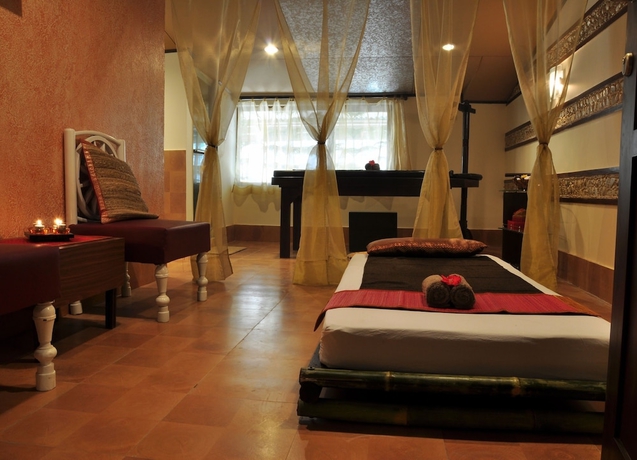 Imagen de la piscina del Hotel Madhuban Sarovar Portico Mussoorie. Foto 17