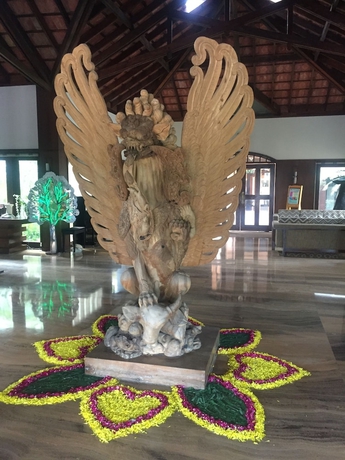 Imagen de los interiores del Hotel Madhubhan Resort and Spa. Foto 14