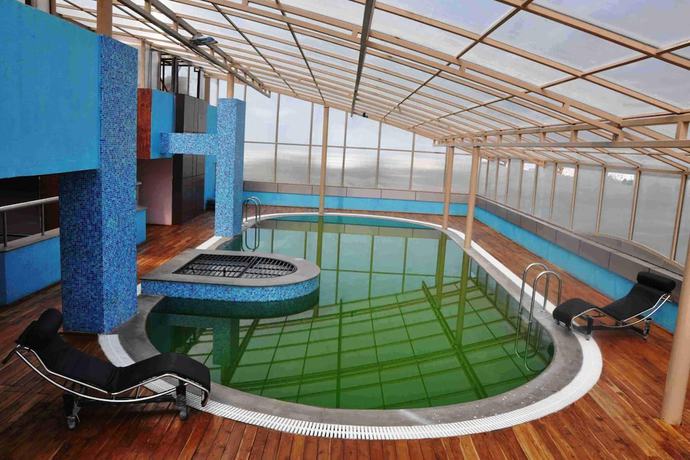 Imagen de la piscina del Hotel Madhushree. Foto 20