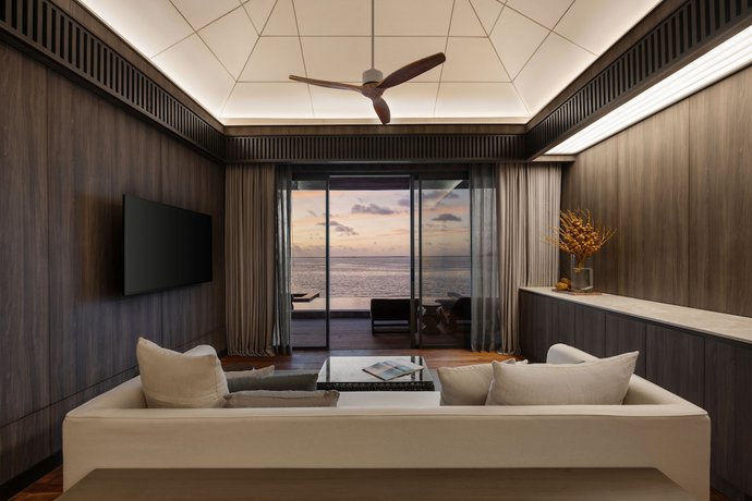 Imagen de la habitación del Hotel Madifushi Private Island. Foto 2
