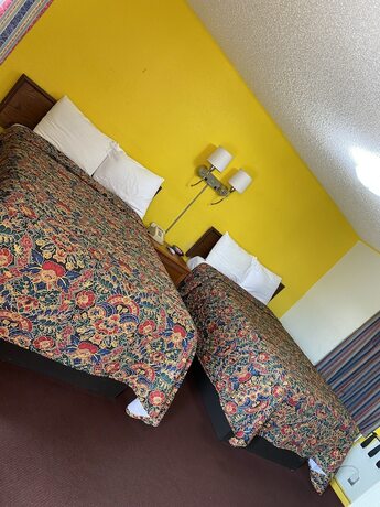 Imagen de la habitación del Hotel Madill Inn. Foto 17