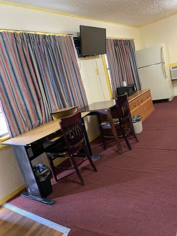 Imagen general del Hotel Madill Inn. Foto 8