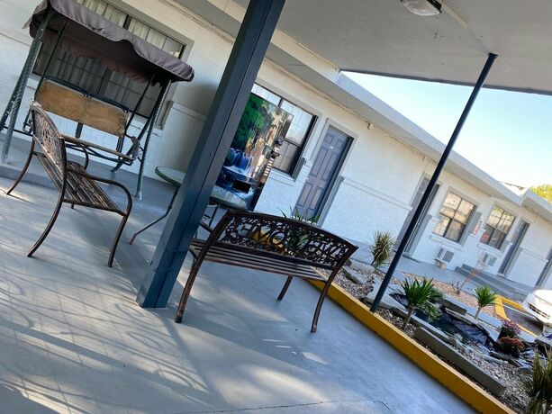 Imagen general del Hotel Madill Inn. Foto 14