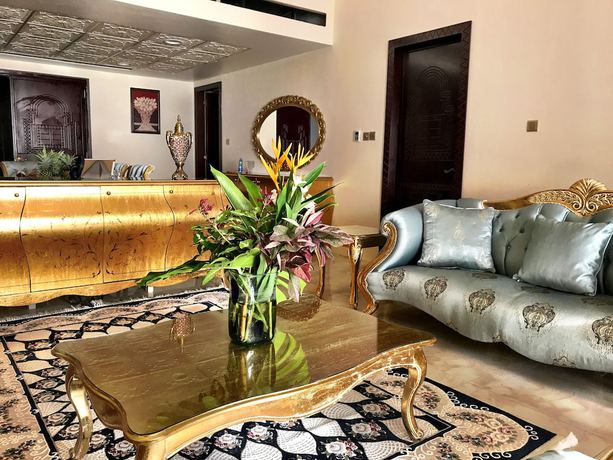 Imagen de los interiores del Hotel Madinat Al Bahr Business and Spa. Foto 9