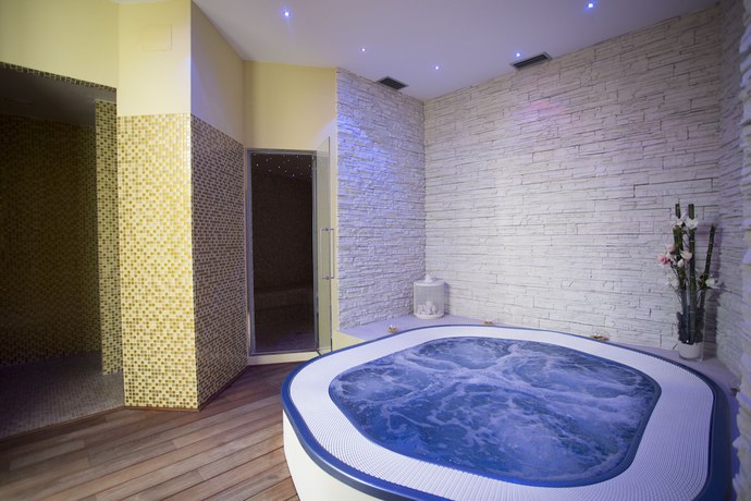 Imagen de la piscina del Hotel Madison, Bellaria-Igea Marina. Foto 4