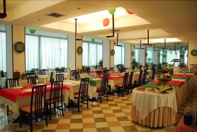 Imagen del bar/restaurante del Hotel Madison, Cattolica. Foto 5