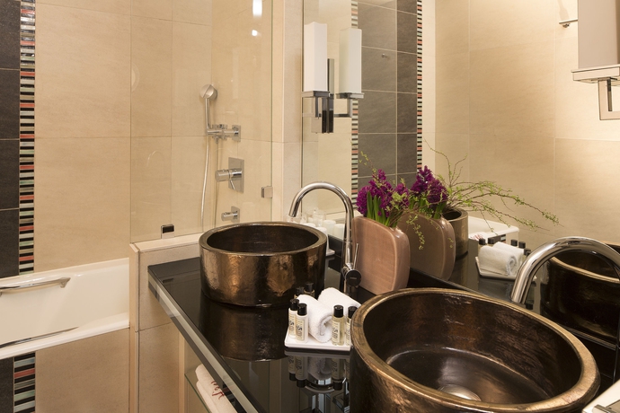 Imagen de la habitación del Hotel Madison Hotel. Foto 7