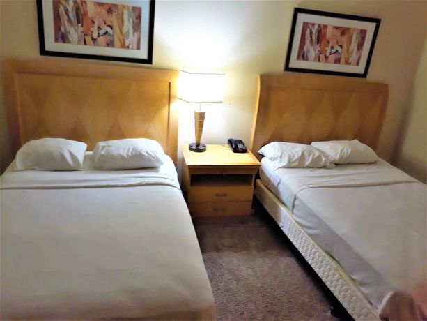 Imagen de la habitación del Hotel Madison Inn And Suites. Foto 17