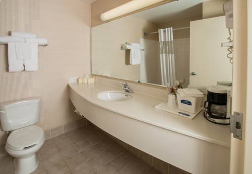 Imagen de la habitación del Hotel Madison Plaza. Foto 5