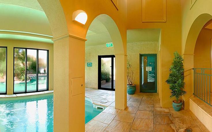 Imagen de la piscina del Hotel Madison Spa Motel Resort. Foto 16