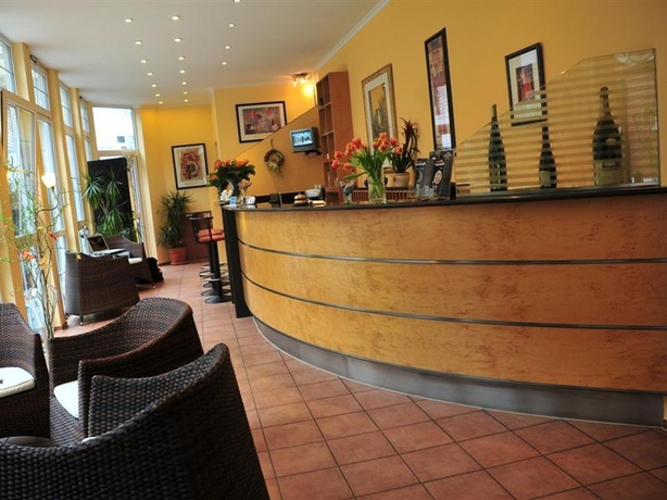 Imagen general del Hotel Mado, Colonia. Foto 2