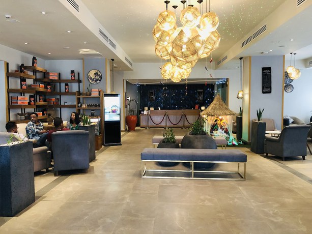 Imagen de los interiores del Hotel Mado. Foto 10