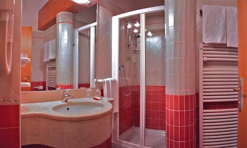 Imagen de la habitación del Hotel Madonna Delle Nevi. Foto 6