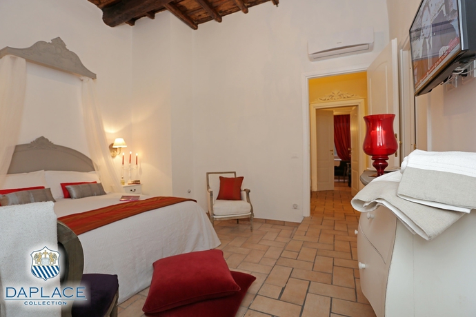 Imagen de la habitación del Hotel Madonna De’ Monti Suites. Foto 14