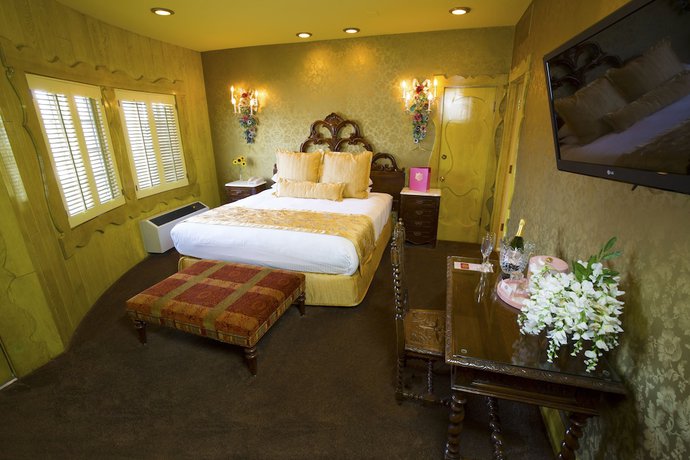 Imagen de la habitación del Hotel Madonna Inn. Foto 9