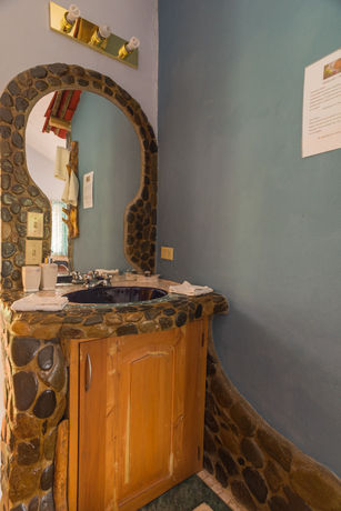 Imagen de la piscina del Hotel Madre Tierra Spa. Foto 15