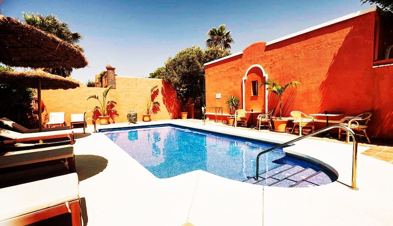 Imagen de la piscina del Hotel Madreselva. Foto 19