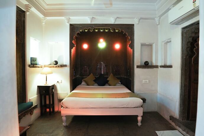 Imagen de la habitación del Hotel Madri Haveli. Foto 17
