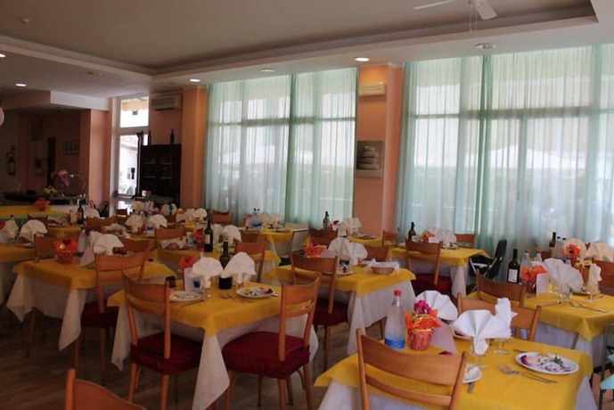 Imagen del bar/restaurante del Hotel Madrid, Cattolica. Foto 5