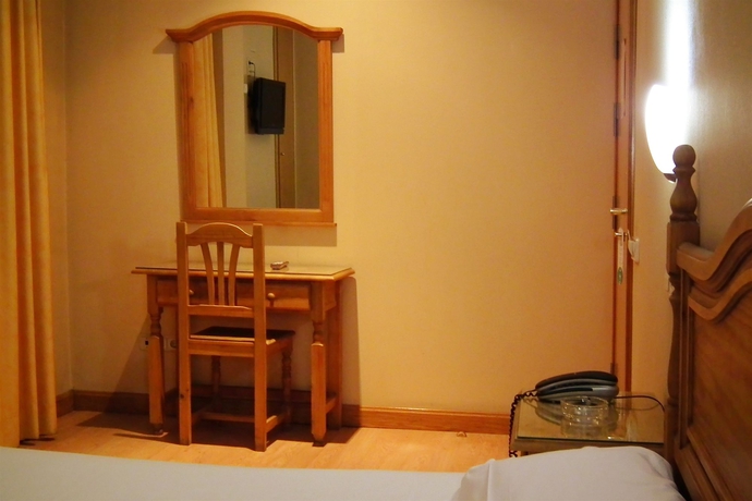 Imagen de la habitación del Hotel Madrid Río. Foto 9