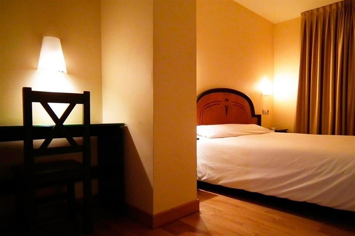 Imagen de la habitación del Hotel Madrid Río. Foto 11