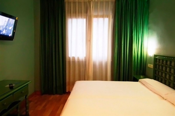 Imagen de la habitación del Hotel Madrid Río. Foto 13