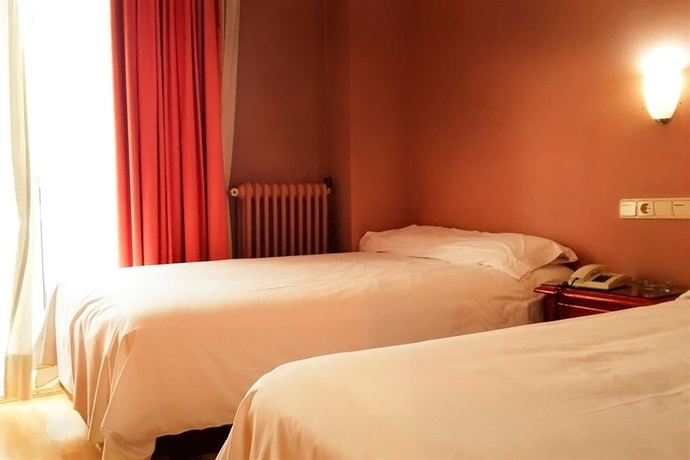 Imagen de la habitación del Hotel Madrid Río. Foto 15