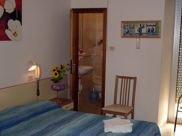 Imagen de la habitación del Hotel Madrid, Rimini. Foto 6