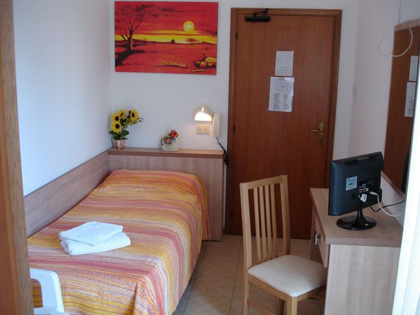 Imagen de la habitación del Hotel Madrid, Rimini. Foto 11