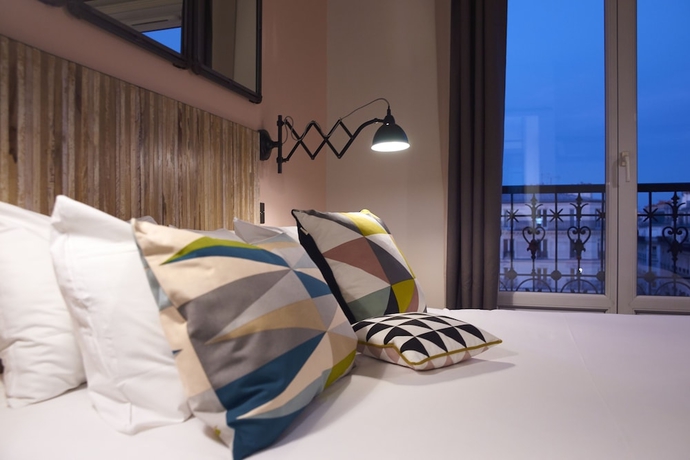 Imagen de la habitación del Hotel Madrigal. Foto 6