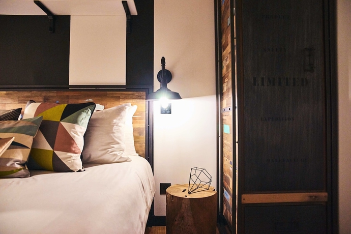 Imagen de la habitación del Hotel Madrigal. Foto 10