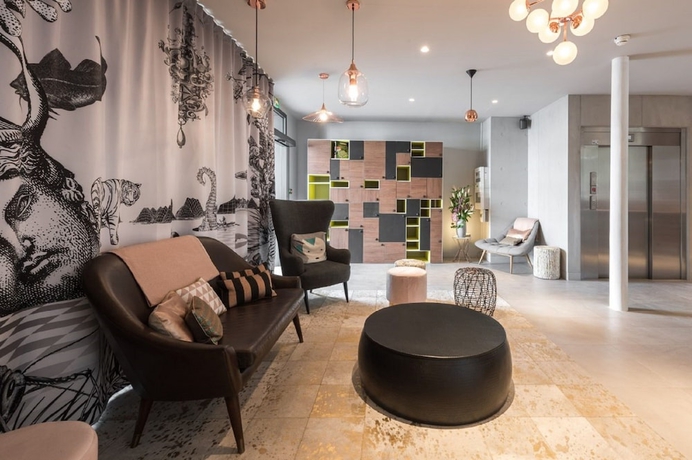 Imagen de los interiores del Hotel Madrigal. Foto 19