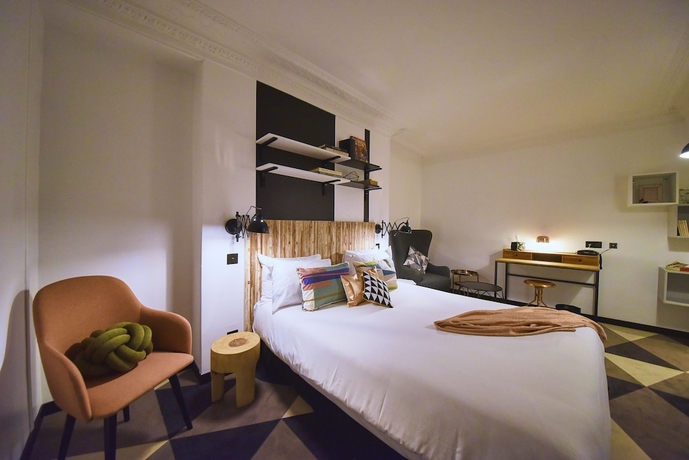 Imagen de la habitación del Hotel Madrigal. Foto 11