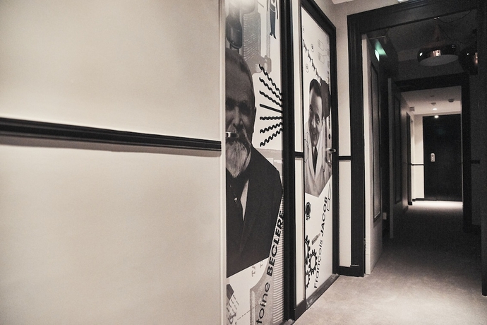 Imagen de la habitación del Hotel Madrigal. Foto 15