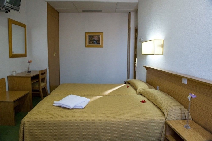 Imagen de la habitación del Hotel Madrisol. Foto 4