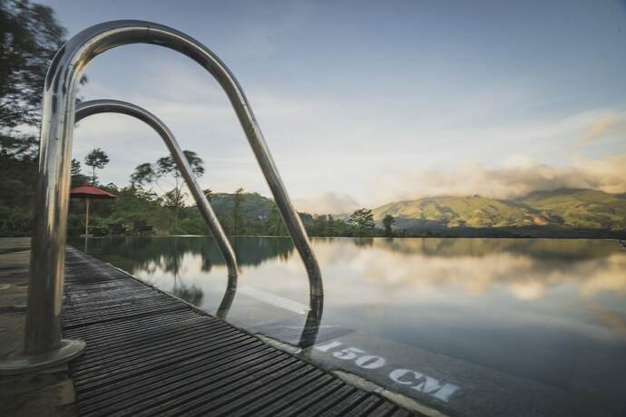 Imagen de la piscina del Hotel Madulkelle Tea And Eco Lodge. Foto 31