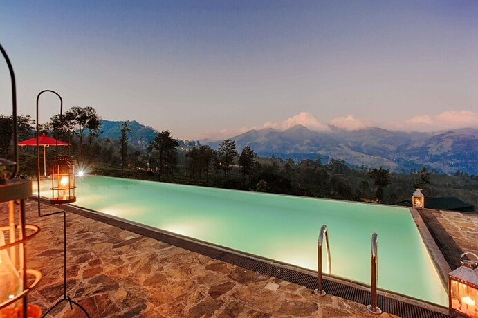 Imagen de la piscina del Hotel Madulkelle Tea And Eco Lodge. Foto 36