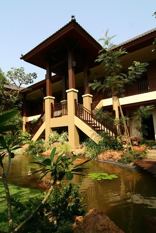 Imagen de los exteriores del Hotel Mae Jo Golf Club and Resort. Foto 7