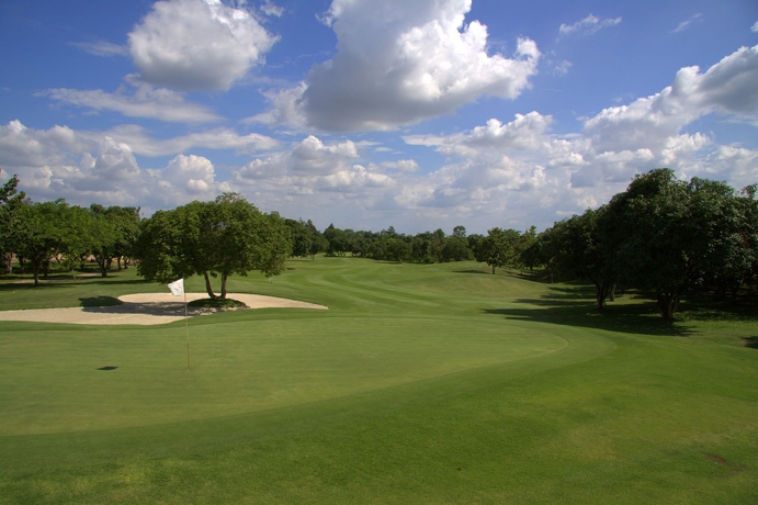 Imagen de los exteriores del Hotel Mae Jo Golf Club and Resort. Foto 10