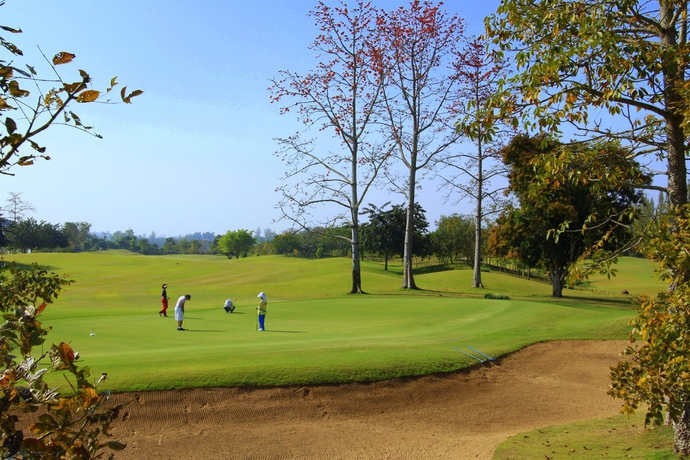 Imagen de los exteriores del Hotel Mae Jo Golf Club and Resort. Foto 12