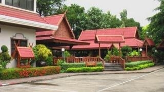 Imagen de los exteriores del Hotel Mae Yom Palace. Foto 8