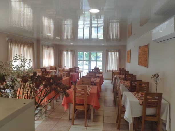Imagen del bar/restaurante del Hotel Maea Hare Repa. Foto 3