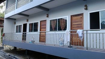 Imagen de los exteriores del Hotel Maehaad Garden Inn. Foto 7